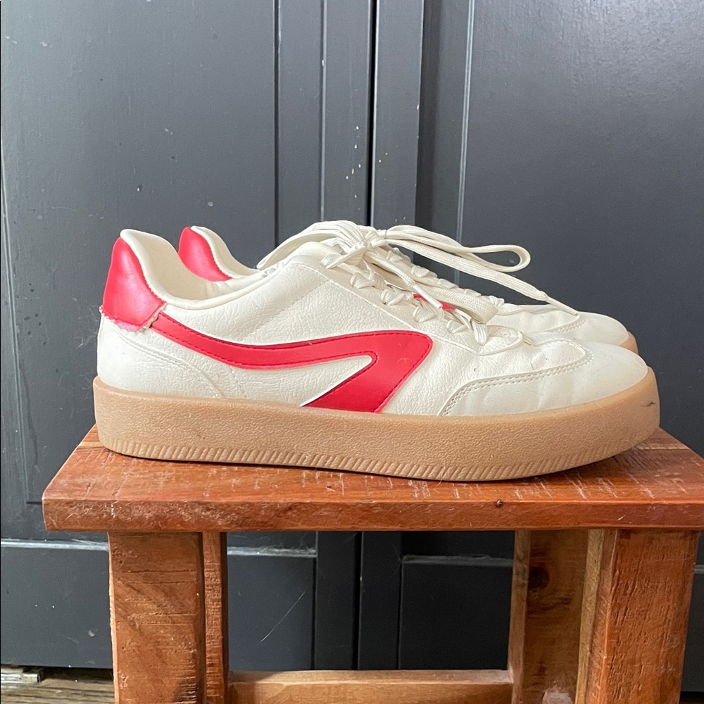 DV by Dolce Vita Sneakers